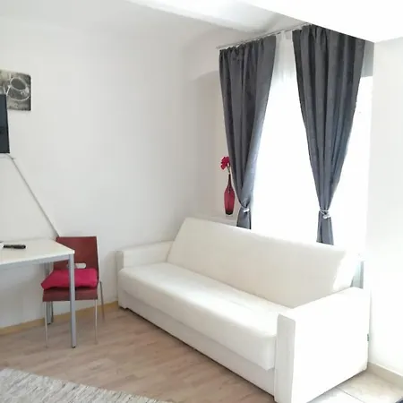 Apartmenthaus Beim Lkh I Free Parking I Self Check-in