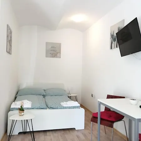 Apartmenthaus Beim Lkh I Free Parking I Self Check-in