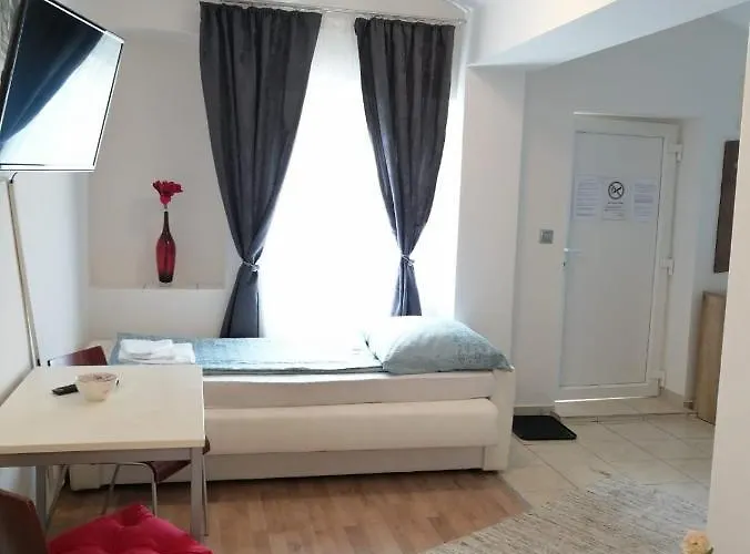 Apartmenthaus Beim Lkh I Free Parking I Self Check-in Pensión