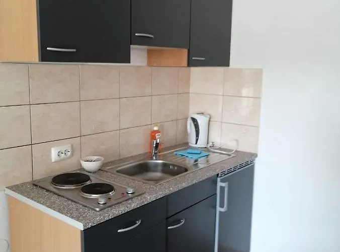 Pensión Apartmenthaus Beim Lkh I Free Parking I Self Check-in