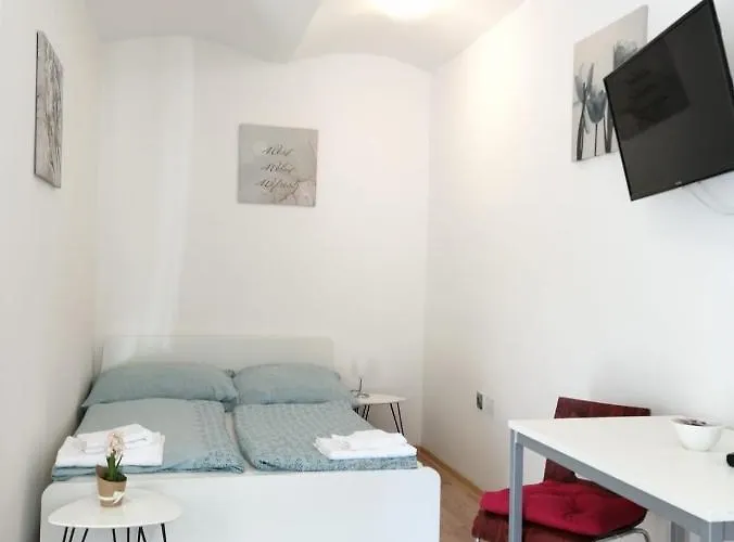 Apartmenthaus Beim Lkh I Free Parking I Self Check-in