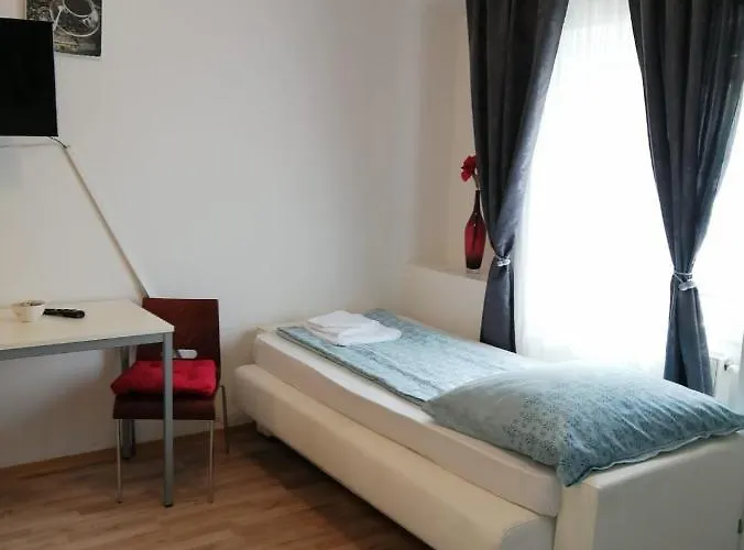 Pensión Apartmenthaus Beim Lkh I Free Parking I Self Check-in *