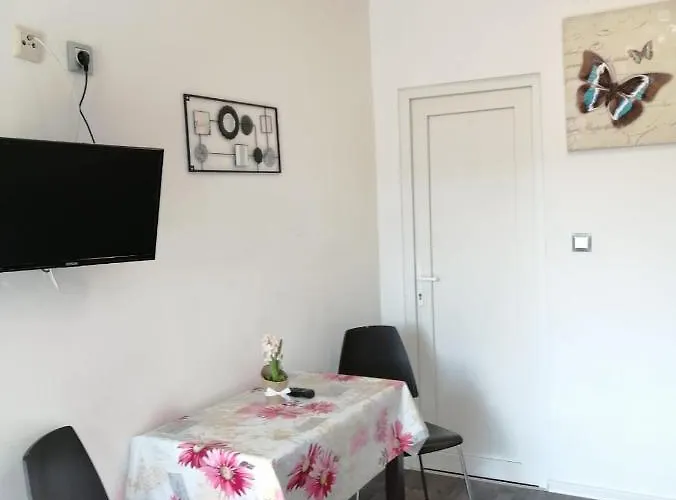 Apartmenthaus Beim Lkh I Free Parking I Self Check-in Гостевой дом Грац