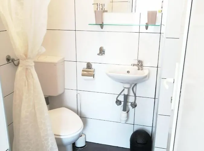 Apartmenthaus Beim Lkh I Free Parking I Self Check-in Гостевой дом Грац