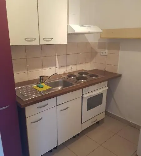 Гостевой дом Apartmenthaus Beim Lkh I Free Parking I Self Check-in