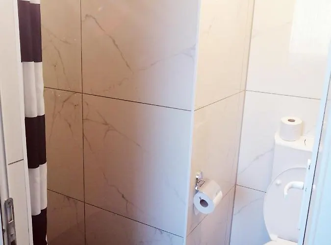 Apartmenthaus Beim Lkh I Free Parking I Self Check-in Грац